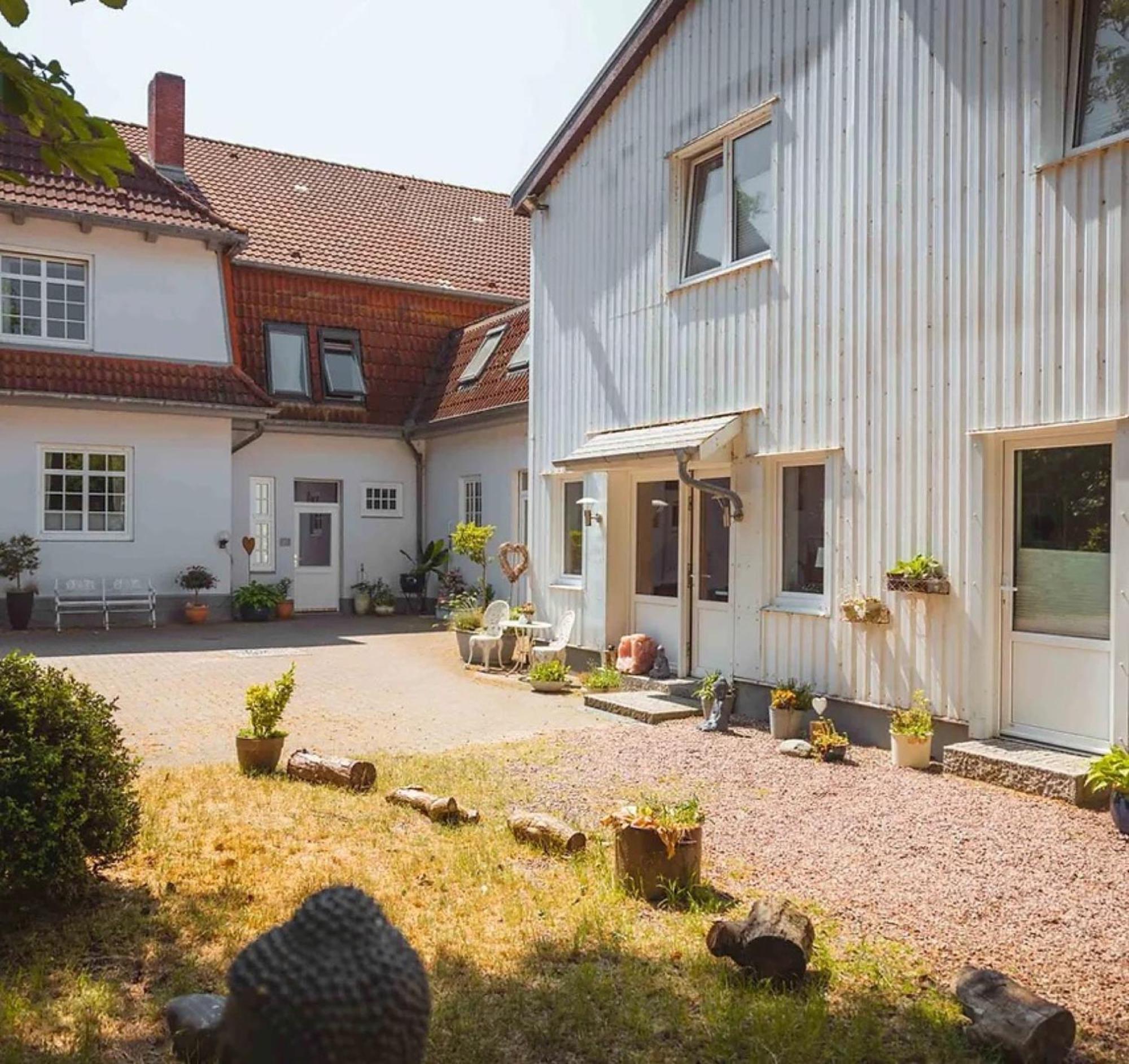 Blauquarz Und Rauchquarz Reussenkoge Exterior foto