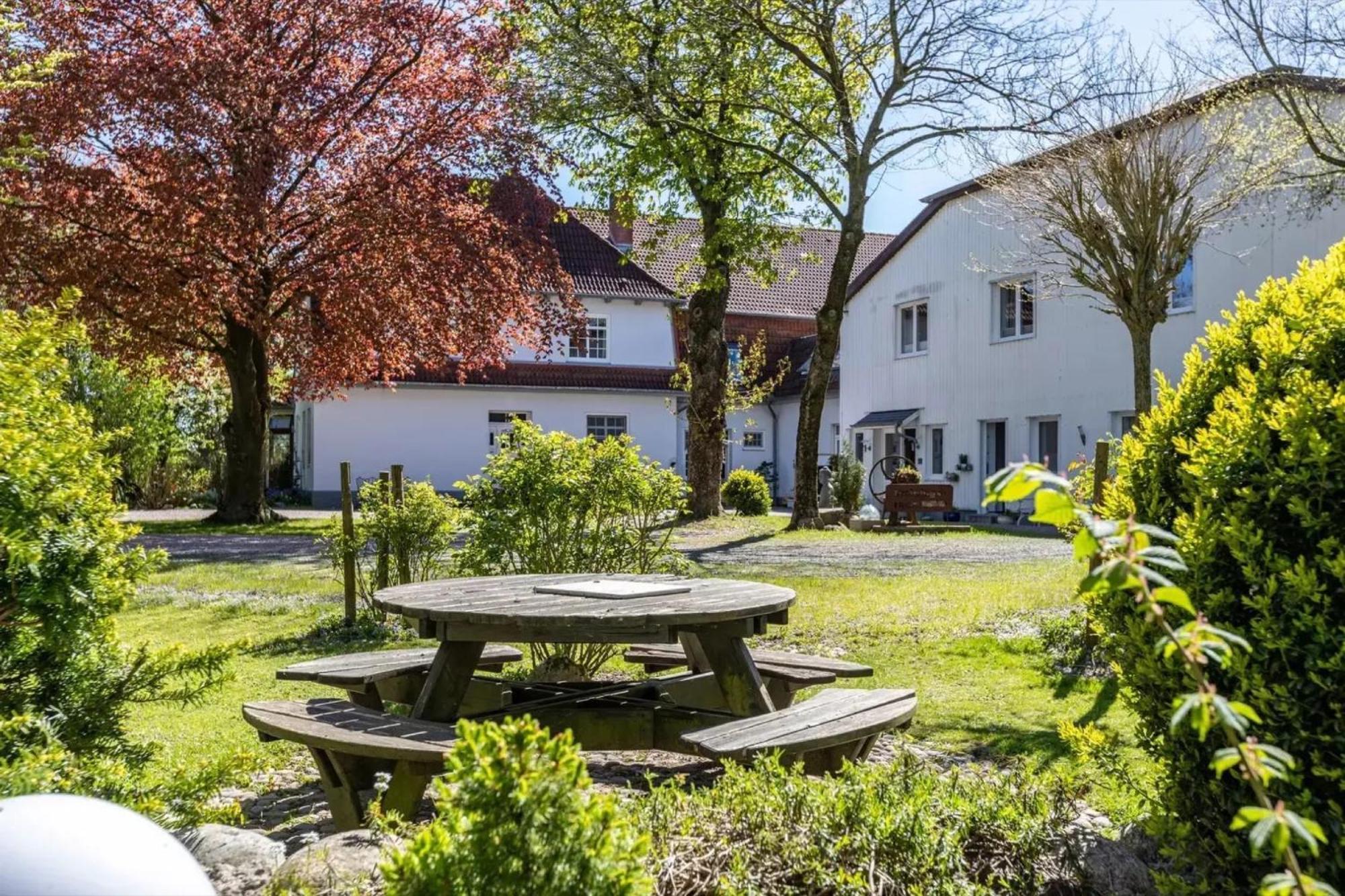 Blauquarz Und Rauchquarz Reussenkoge Exterior foto